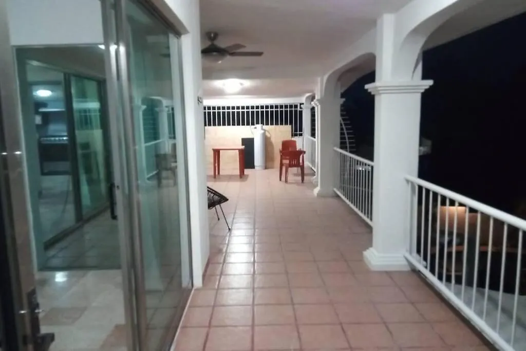 Penthouse 205 Sq M On Lagoon, 3 Bedrooms 2 Bathrooms For Up To 8 Guests Cancun
